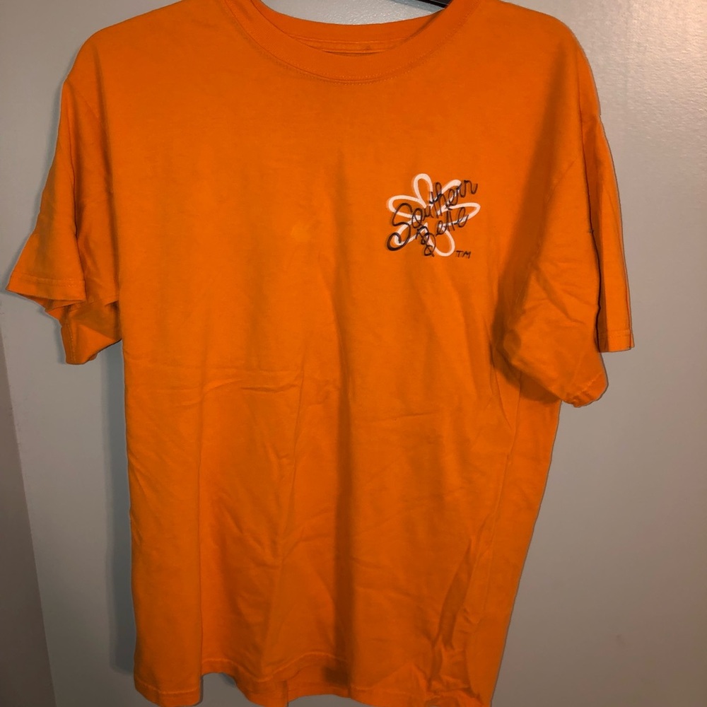 Hanes t-shirt